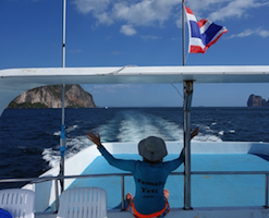 Andaman Wave Ferry Koh Lanta  naar Phi Phi of Phuket