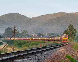 Overdag trein van Bangkok naar Aranyaprathet/ Cambodjaanse grens
