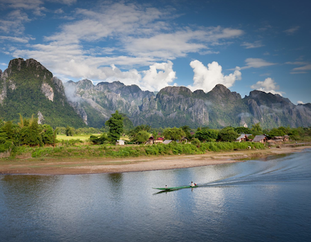 Gezamenlijke transfer van Vang Vieng naar Vientiane, Ponsavon of Luang Prabang