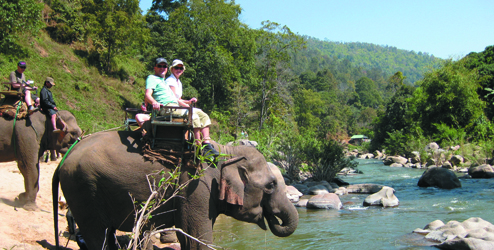 Harrie en Annet op vakantie in Thailand